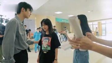 娱乐吃瓜社区,揭秘明星幕后故事 第2张 娱乐吃瓜社区,揭秘明星幕后故事 第2张